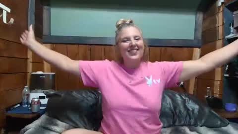Snapshot of littlelisa1 chatting on 05.17.26 lisanixs online show from 05.17.26