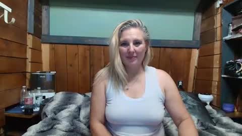 Snapshot of littlelisa1 chatting on 05.29.26 lisanixs online show from 05.29.26