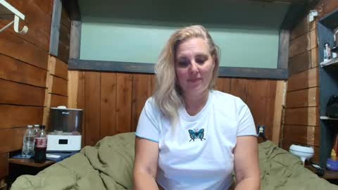 Snapshot of littlelisa1 chatting on 06.21.26 lisanixs online show from 06.21.26