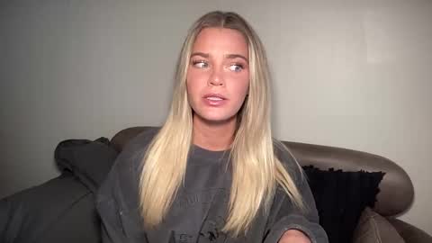 Snapshot of littlemaryjane19 chatting on 01.08.25 Marciabrady online show from 01.08.25