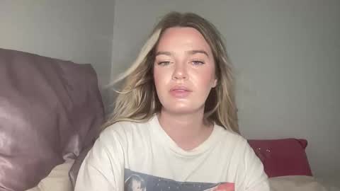 Snapshot of littlemaryjane19 chatting on 10.22.25 Marciabrady online show from 10.22.25