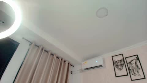 Sarahs Room online show from 01.31.25