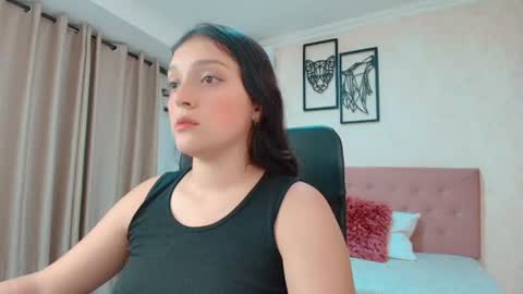 Sarahs Room online show from 06.26.26