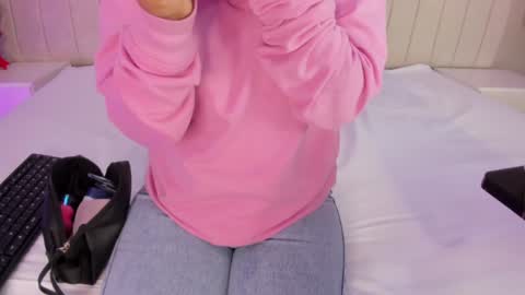 im olivia IG littleolivia01 online show from 01.25.25