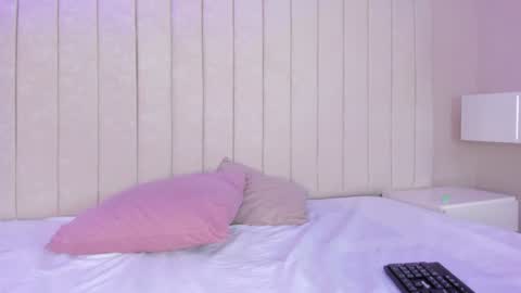 im olivia IG littleolivia01 online show from 01.27.25