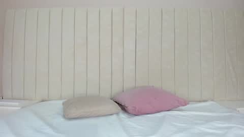 im olivia IG littleolivia01 online show from 02.01.25