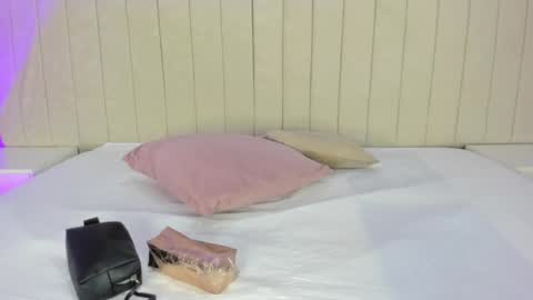 im olivia IG littleolivia01 online show from 02.11.25