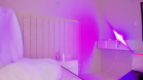 im olivia IG littleolivia01 online show from 12.03.25