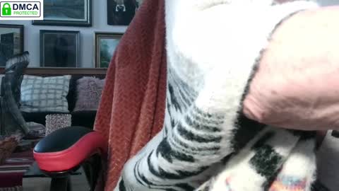 Miss D   Shows Mon Wed  Fri online show from 01.08.25