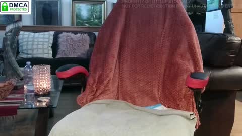 Miss D   Shows Mon Wed  Fri online show from 01.17.25