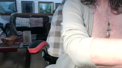 Miss D   Shows Mon Wed  Fri online show from 10.15.25