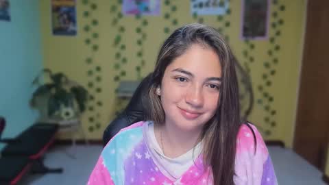 Mia  Wednesday to Sunday 730 am to 1030 am Colombian Hour D online show from 04.23.26