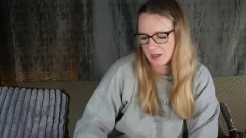 Snapshot of littleprincess92 chatting on 02.12.25 littleprincess92 online show from 02.12.25