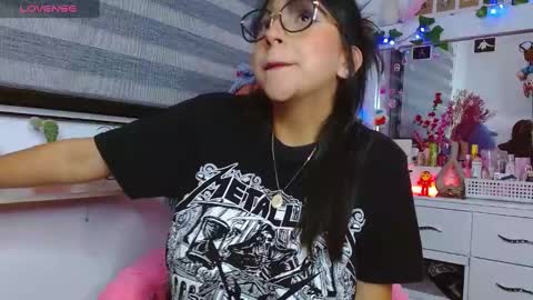 Snapshot of littlerouse_ chatting on 01.23.25 Ruby Rouse online show from 01.23.25
