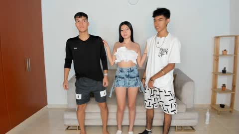 - Eileen - Izzy - Stiven online show from 02.04.25