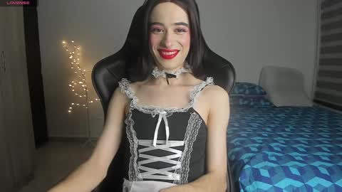 Snapshot of littlesissy_ chatting on 01.09.25 Sofi online show from 01.09.25