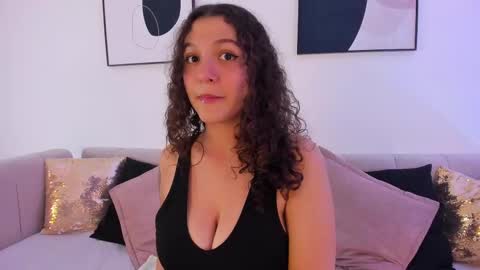 Snapshot of littlesoffi_gh chatting on 02.22.25 online show from 02.22.25