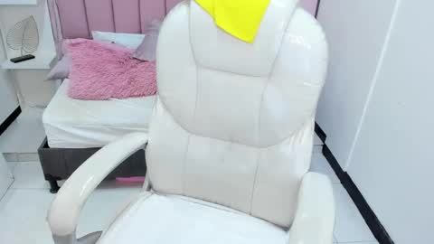  sofii  online show from 11.18.25