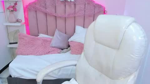  sofii  online show from 04.17.26