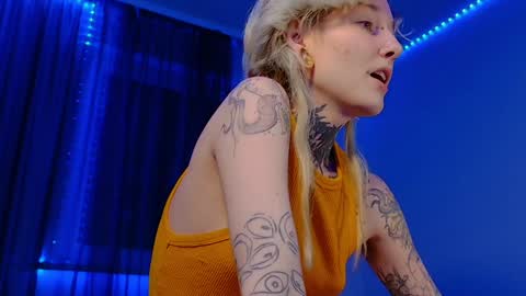 Niki  free tg channel with some photos gifs and info about streams  online show from 12.15.24