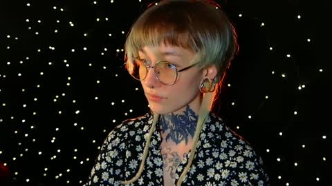 Niki  free tg channel with some photos gifs and info about streams  online show from 12.21.24