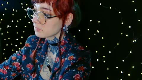 Niki  free tg channel with some photos gifs and info about streams  online show from 12.23.24