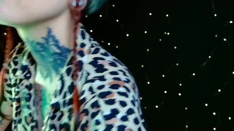 Niki  free tg channel with some photos gifs and info about streams  online show from 12.24.24