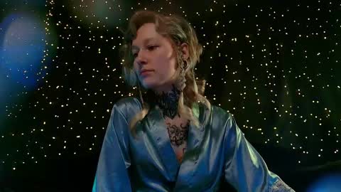 Niki  free tg channel with some photos gifs and info about streams  online show from 02.23.26