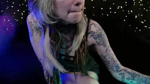 Niki  free tg channel with some photos gifs and info about streams  online show from 03.19.26