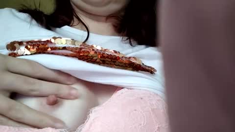 Your Nicole if you want pvt with me tip 150 tkn extra and we go....... online show from 09.17.25