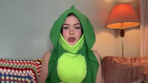 Snapshot of littlesugarpea chatting on 01.08.25 Little Sugar Pea online show from 01.08.25