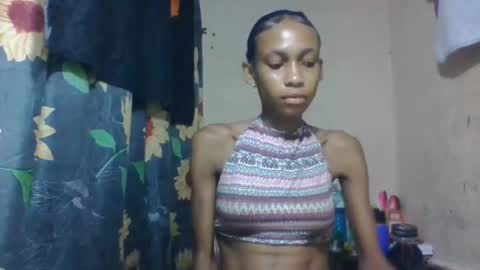 Snapshot of littleyanah chatting on 04.17.26 yanah online show from 04.17.26