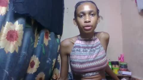 Snapshot of littleyanah chatting on 04.18.26 yanah online show from 04.18.26