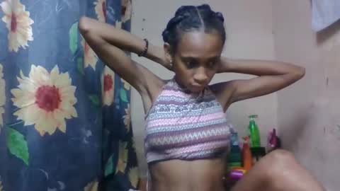 Snapshot of littleyanah chatting on 04.22.26 yanah online show from 04.22.26