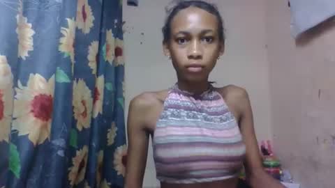 Snapshot of littleyanah chatting on 04.24.26 yanah online show from 04.24.26