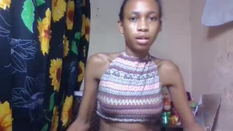 Snapshot of littleyanah chatting on 04.26.26 yanah online show from 04.26.26