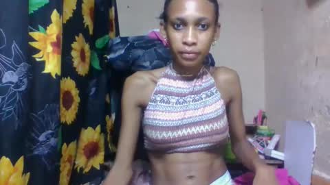Snapshot of littleyanah chatting on 04.30.26 yanah online show from 04.30.26