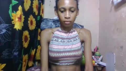 Snapshot of littleyanah chatting on 05.01.26 yanah online show from 05.01.26