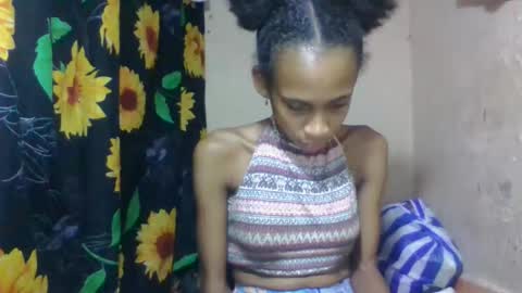 Snapshot of littleyanah chatting on 05.03.26 yanah online show from 05.03.26