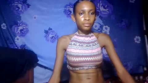 Snapshot of littleyanah chatting on 05.22.26 yanah online show from 05.22.26