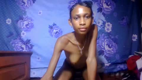 Snapshot of littleyanah chatting on 05.26.26 yanah online show from 05.26.26