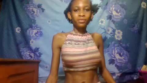 Snapshot of littleyanah chatting on 05.26.26 yanah online show from 05.26.26