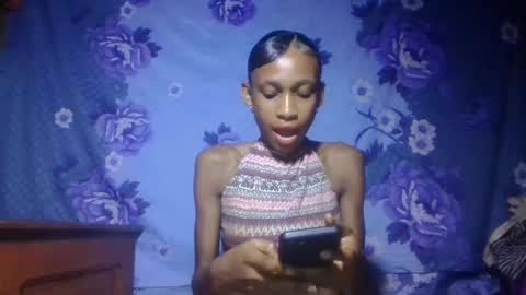 Snapshot of littleyanah chatting on 05.27.26 yanah online show from 05.27.26