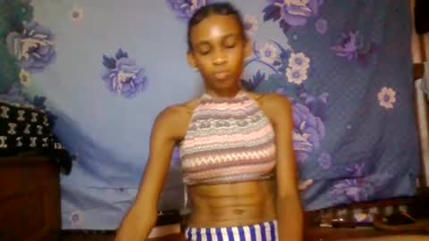 Snapshot of littleyanah chatting on 06.27.26 yanah online show from 06.27.26