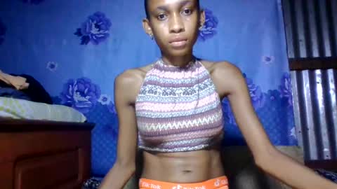 Snapshot of littleyanah chatting on 07.11.26 yanah online show from 07.11.26