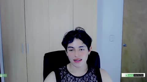 Snapshot of littlezhalem chatting on 11.25.25 littlezhalem online show from 11.25.25