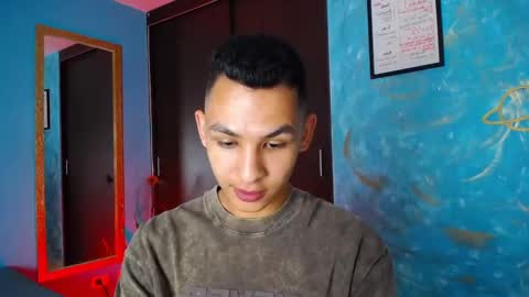 Snapshot of liuscast_22 chatting on 01.24.25 Luis Castro  online show from 01.24.25