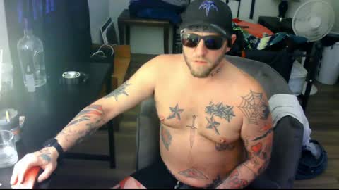 Snapshot of livingpuddle chatting on 05.27.26 livingpuddle online show from 05.27.26