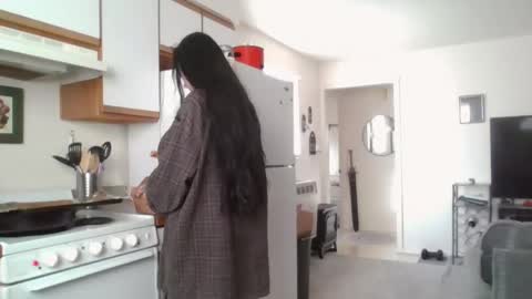 Liv Mirage online show from 11.04.25