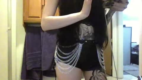 Snapshot of livmirage chatting on 04.26.26 Liv Mirage online show from 04.26.26